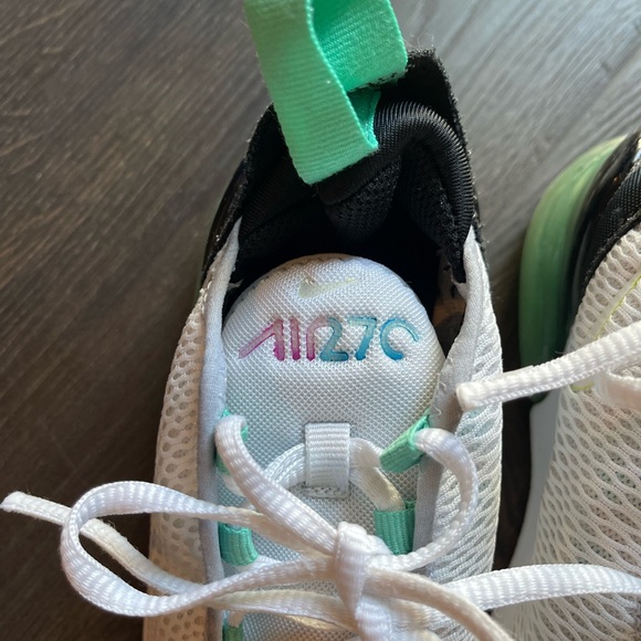 Nike Air Max 270 - Picture 4 of 8